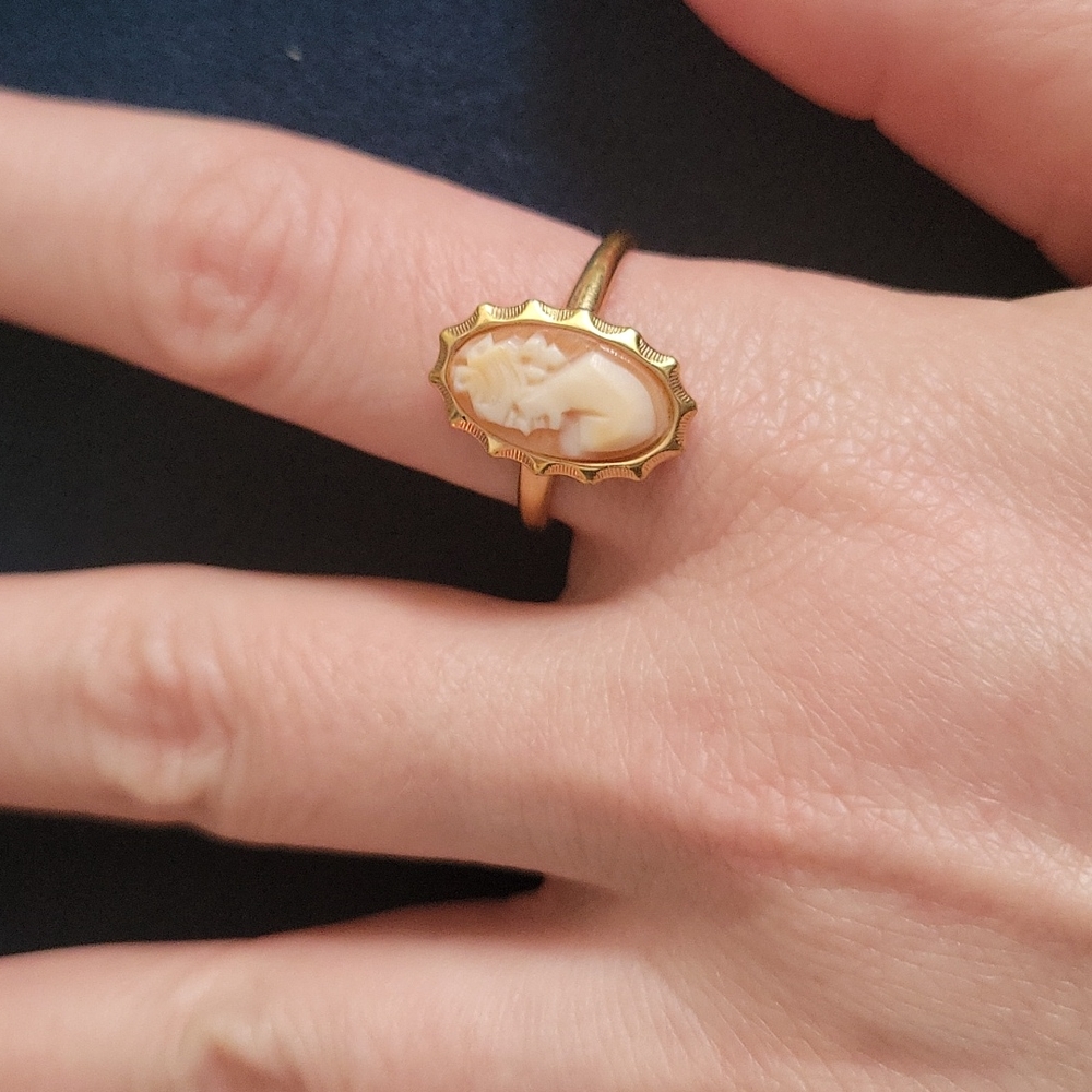 Vintage Cameo Ring